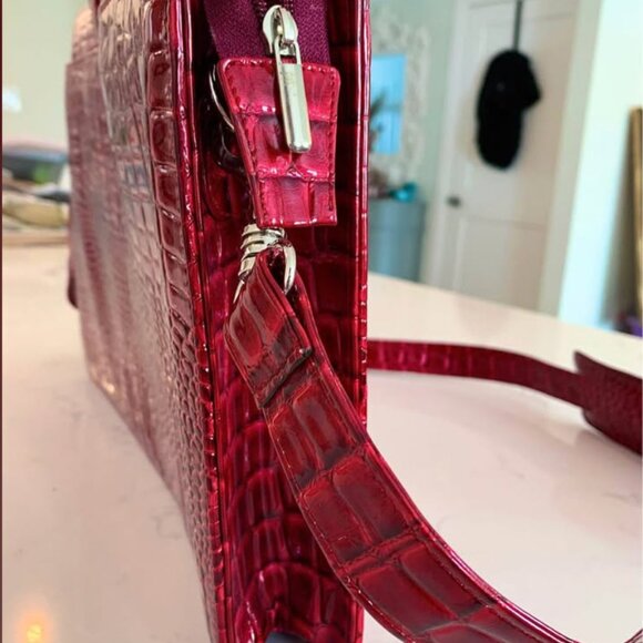 Vintage bold lipstick red vintage crocodile style laptop bag - Picture 7 of 8
